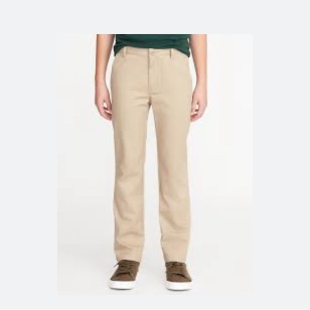 Boys Old Navy straight Droit style khaki pants.